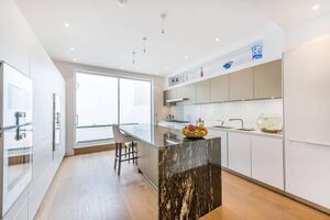 76585 1060292 IMG 04 0000.jpg