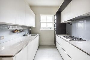 37922 KEN180062 IMG 06 0000.jpeg