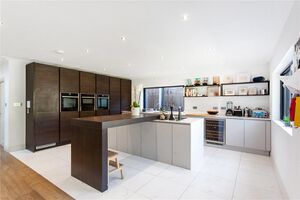 595 WHS220208 IMG 02 0000.jpeg