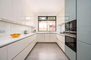 65830 SJW012013098 IMG 04 0000.jpeg