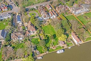 237575 LTR422 IMG 02 0000.jpeg