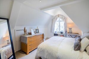 65830 SJW012278822 IMG 08 0000.jpeg