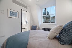 242444 PB9 IMG 27 0000.jpeg