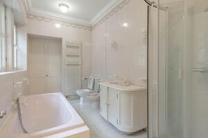 215642 RX180598 IMG 29 0000.jpeg