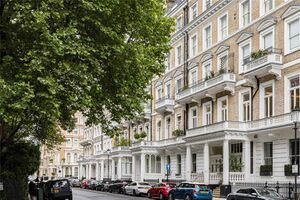 46451 RUS220193 IMG 08 0000.jpeg