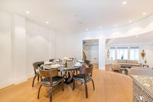 76585 1060292 IMG 05 0000.jpg