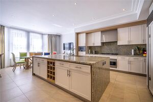 37922 KEN180086 IMG 04 0000.jpeg