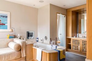 46451 RUS170168 IMG 36 0000.jpeg