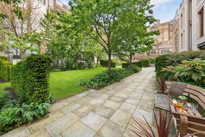 44264 SLN190006 IMG 43 0000.jpeg