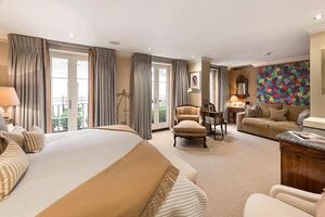 233942 AWY200002 IMG 05 0000.jpeg