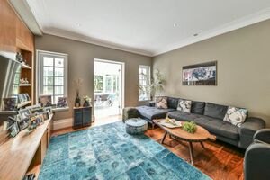 62080 LON210432 IMG 04 0000.jpeg