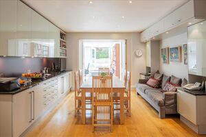 65830 SJW012278822 IMG 05 0000.jpeg