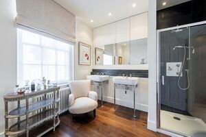 44264 SLN220056 IMG 06 0000.jpeg