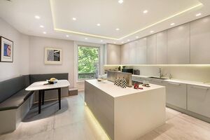 204992 RUS180269 IMG 03 0000.jpeg