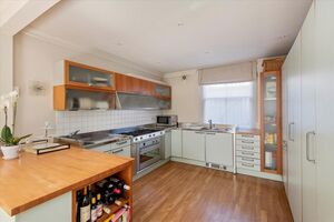 65803 CHL170017 IMG 02 0000.jpeg