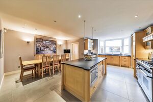 65809 KEN012037350 IMG 02 0000.jpeg