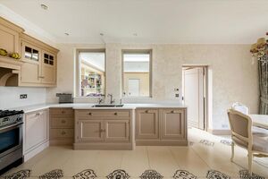 65806 HAM012264999 IMG 05 0000.jpeg