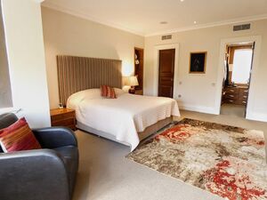 81714 W-02O6FN IMG 04 0000.jpeg