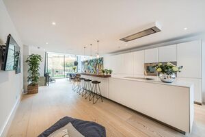 67880 FLH012132689 IMG 05 0001.jpeg