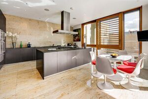 44264 SLN190006 IMG 34 0000.jpeg