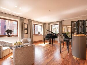 79209 RX159987 IMG 03 0000.jpeg