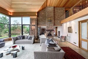 595 WHS220171 IMG 02 0000.jpeg