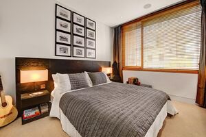 44264 SLN190006 IMG 30 0000.jpeg