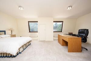 65830 SJW012013098 IMG 08 0000.jpeg