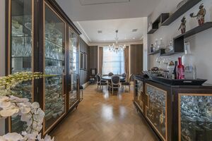 79209 RX169960 IMG 05 0000.jpeg