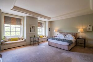 63077 MRY012098907 IMG 05 0000.jpeg