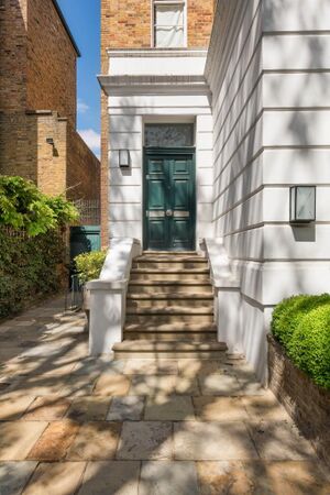 44264 LCD200104 IMG 06 0000.jpeg