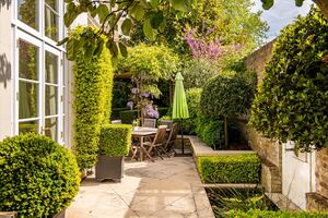 65830 SJW012278822 IMG 14 0000.jpeg