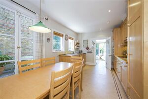 42806 CNM140002 IMG 04 0000.jpeg