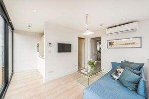 67880 FLH012132689 IMG 29 0000.jpeg