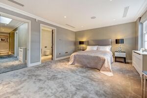 62080 LON220016 IMG 14 0000.jpeg